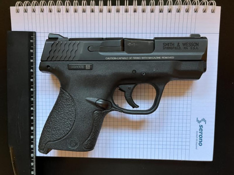 Vendo S and W, M and P 9 SHIELD :
Pistola del 9 P., la mas pequeña de todas ( guiada en F ),
2 cargadores 01