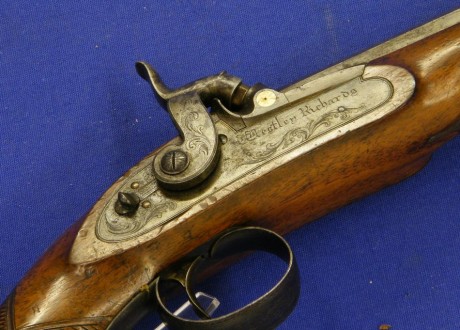 Voy a colocar unas fotos de un arma larga alemana de llave de mecha del siglo XVI. 170