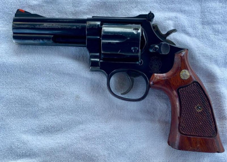 VENDO Revolver Smith & Wesson 586 de 4 Pulgadas, calibre 357 Magnum.

Se puede ver y probar entre 00