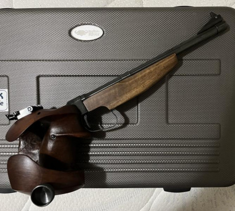 Vendo TOZ 35M :
Pistola para la modalidad de Pistola Libre, con Maleta Buffalo River,
y varios complementos 01