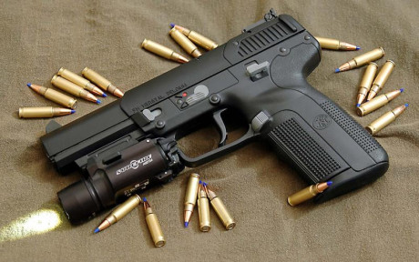 no se si alguien sabe la existencia de esta pistola 
que ya se puede comprar en España
aun que no se deportivamente 70