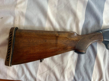 Beretta semiautomática A-301 calibre 12 con choque fijo de 2 estrellas. La escopeta funciona perfectamente, 11