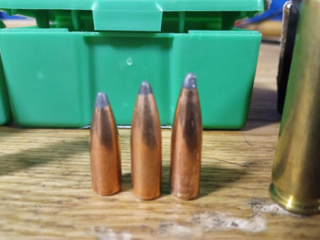 Buenas tardes.
Dispuesto a probar mi nuevo rifle (Kimber 84 Montana en 243)
Y a la espera de las monturas 111