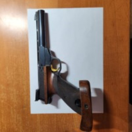 Pistola FN HERSTAL modelo INTERNATIONAL, calibre 22lr.
Pistola semiautomática fabricada en BÉLGICA con 01