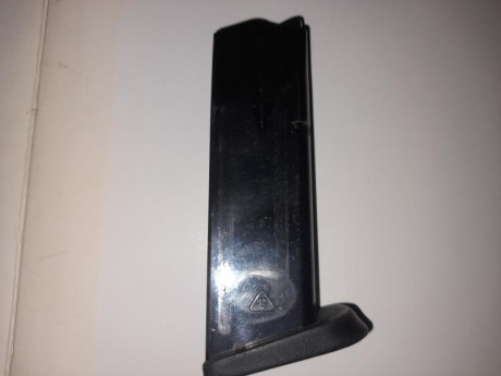 Vendo los siguientes cargadores:
-Star firestar calibre 9 m/m Pb.  (Vendidos) 
-S&W 6904, 35 uros 30