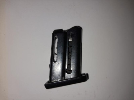 Vendo los siguientes cargadores:
-Star firestar calibre 9 m/m Pb.  (Vendidos) 
-S&W 6904, 35 uros 80