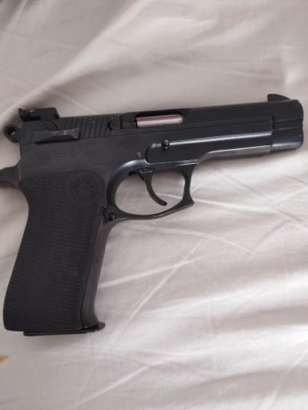 Hola,vendo pistola star 30 m casi nueva   la compré a uno de vigilancia aduanera y no la he usado nada 02