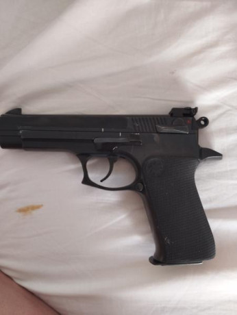 Hola,vendo pistola star 30 m casi nueva   la compré a uno de vigilancia aduanera y no la he usado nada 00