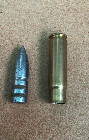 Hola amigos, un compañero de tiro ha comprado un semiauto del 300blk, no me ha dicho cual, y está buscando 50