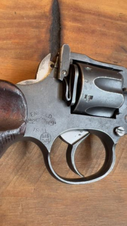 Se vende este magnífico revólver modelo Enfield MkI* del ejército británico en calibre .38 S&W o .38/200 10