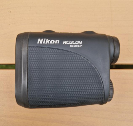 Hola, vendo medidor de distancia Nikon Aculon 6x20 con su correspondiente funda para el cinturón. Muy 01