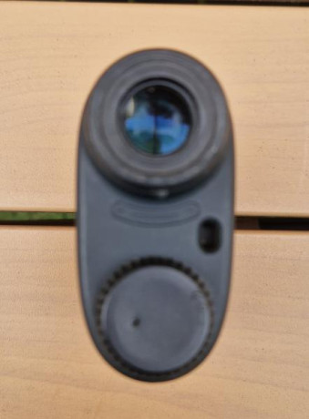 Hola, vendo medidor de distancia Nikon Aculon 6x20 con su correspondiente funda para el cinturón. Muy 10