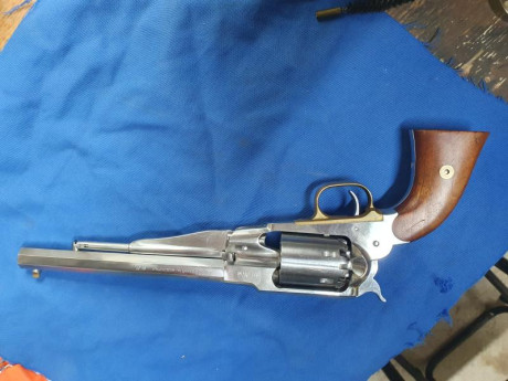  0VENDIDO Buenas tardes.
Un compañero vende  Pietta INOX mod 1858 de avancarga, en mejor estado que nuevo, 02