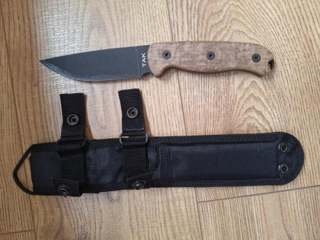 Buenas a todos,

*SE VENDE:* 

Cuchillo táctico  *ONTARIO modelo TAK1, made in USA.* 12 cm de hoja y 4mm 02