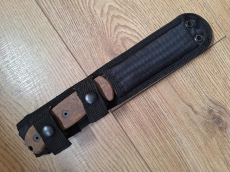Buenas a todos,

*SE VENDE:* 

Cuchillo táctico  *ONTARIO modelo TAK1, made in USA.* 12 cm de hoja y 4mm 00