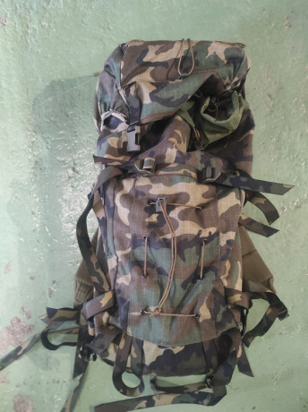 Buenos dias os dejo estas dos mochilas, la grande en 40 euros y la pequeña en 30, envios aparte
La tienda 22