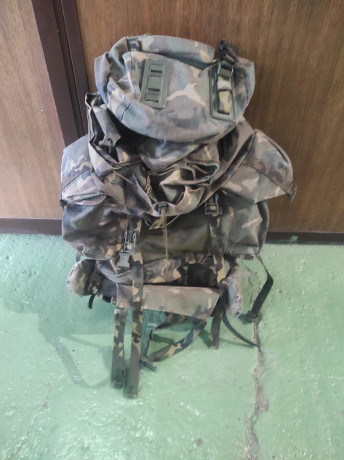 Buenos dias os dejo estas dos mochilas, la grande en 40 euros y la pequeña en 30, envios aparte
La tienda 40