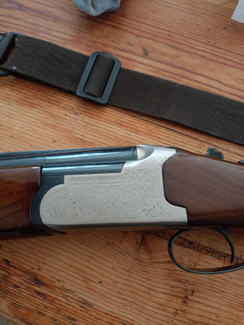 Vendo dos escopetas, una lanber victoria semiautomática calibre 12 , cañón 71 cm y choke fijo de 3 estrellas 40