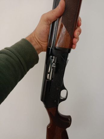 Vendo dos escopetas, una lanber victoria semiautomática calibre 12 , cañón 71 cm y choke fijo de 3 estrellas 51