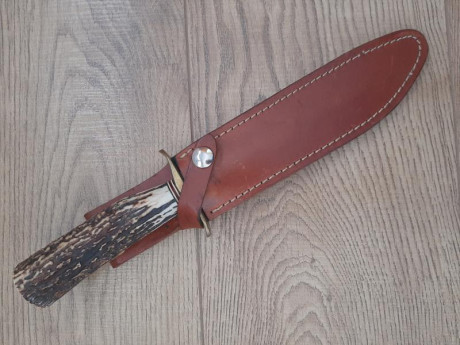 Buenas a todos,

Pongo a la venta esta joya, se trata de un cuchillo BLACKJACK original made in USA de 01