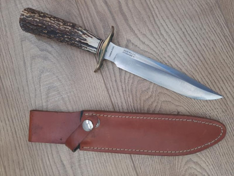 Buenas a todos,

Pongo a la venta esta joya, se trata de un cuchillo BLACKJACK original made in USA de 00