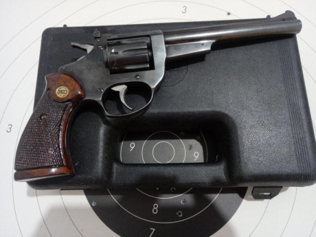 Vendo astra cadix del 22 lr con maletin de trasporte pido 150€ con portes en la península.Un saludo 00