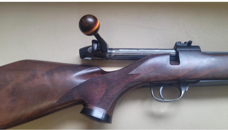 Un compañero vende un Weatherby Mark V de luxe en calibre 378 weatherby. Freno de boca original, maderas 01