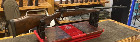 Un compañero vende un Weatherby Mark V de luxe en calibre 378 weatherby. Freno de boca original, maderas 10