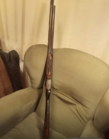 Un compañero vende una yuxtapuesta Beretta, con dos juegos de cañones ambos de 71cm uno com 4 y 2, otro 01