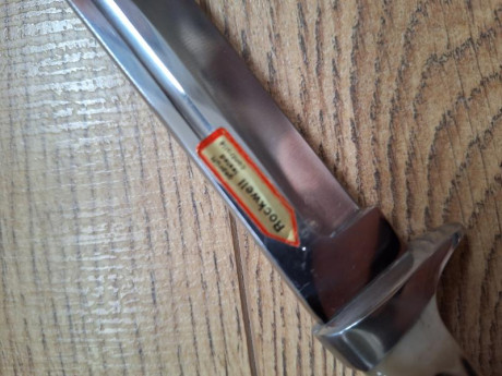 Buenas a todos,

Pongo a la venta este cuchillo marca PUMA modelo TRAIL GUIDE, mirado por numeración es 00