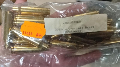 Pongo a la venta :
1200 vainas calibre nuevas calibre .40S&W 180€ las mil.-reservadas-
1600Puntas 30