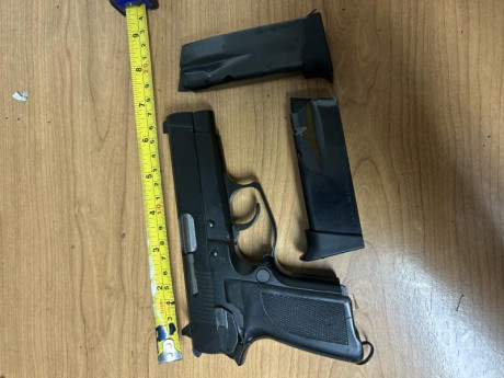 Buenos días. Vendo FN compact 9mm. Arma acero clásica, capacidad 8 cartuchos, palanca desamartillado, 02