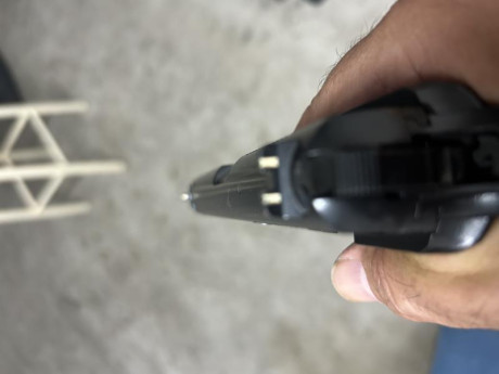 Buenos días. Vendo FN compact 9mm. Arma acero clásica, capacidad 8 cartuchos, palanca desamartillado, 00