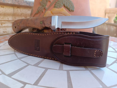 Cuchillos PARFORCE en acero 440C.
Encabado en madera noble y asta de ciervo.
Cuchillo de caza destinado 10
