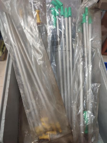 Pongo a la venta :
1200 vainas calibre nuevas calibre .40S&W 180€ las mil.-reservadas-
1600Puntas 80
