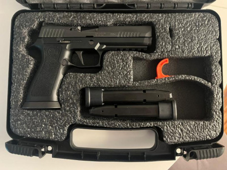 SIG SAUER P 320 X five. 9mm. Guiada en A. Tendrá unos 300 tiros máximo. Perfecto estado. 1200 Euros. Cualquier 02