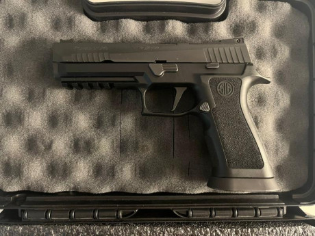 SIG SAUER P 320 X five. 9mm. Guiada en A. Tendrá unos 300 tiros máximo. Perfecto estado. 1200 Euros. Cualquier 01