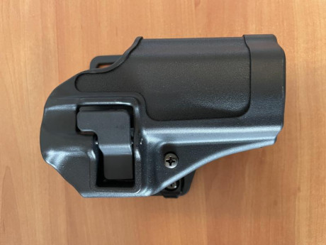 Se vende pistola Smith & Wesson MP9, 9mm parabellum, con caja original y funda rápida. Guiada en A. 00