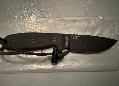 Cuchillo Esee3, perfecto estado, con todo el pack de accesorios.

Precio: 170 + envío o entrega en mano 01