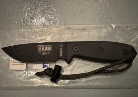 Cuchillo Esee3, perfecto estado, con todo el pack de accesorios.

Precio: 170 + envío o entrega en mano 00