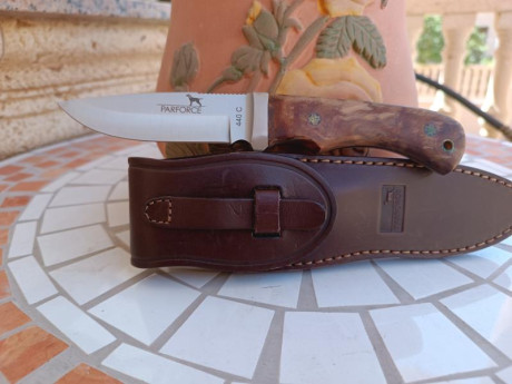 Cuchillo PARFORCE en acero 440C. Rebajado a 70 €
Encabado en Bocote.
Cuchillo de caza destinado al mercado 02