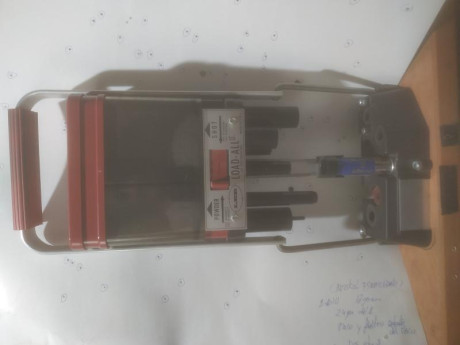 Vendo maquina de recarga de cartuchos moderna MADE IN USA
DEL CALIBRE 12 CON MEDIDAS DE PÓLVORA Y DE PERDIGÓN 00