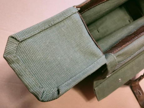 Hola, pongo a la venta una maleta del ejercito Suizo , para albergar 10 cargadores del fusil Sig Stgw 12