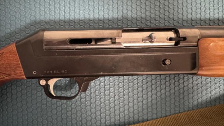 Buenas tardes, vendo repetidora BENELLI calibre 12. La escopeta está en Madrid. Vendo por exceso de armas. 02