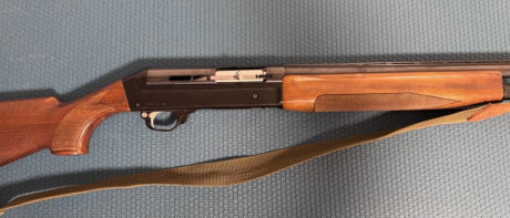 Buenas tardes, vendo repetidora BENELLI calibre 12. La escopeta está en Madrid. Vendo por exceso de armas. 01