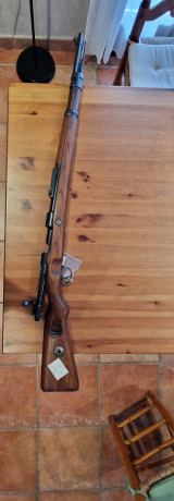 Un compañero vende un Mauser K98, esta en Vic por 850€, si al comprador le interesara, podria tratar los 02