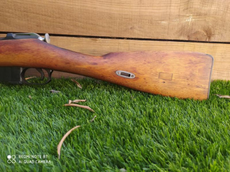Buenas tardes

Pongo en venta un Mosin Nagant 91/30 en su calibre original 7,62x54R, fabricado en el arsenal 21