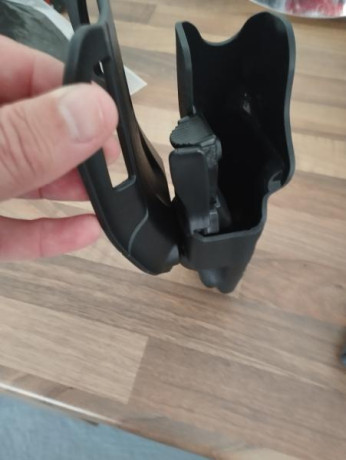 Se vende cachas originales para revolver Astra/Llama en madera de nogal natural, incluye el tornillo de 121