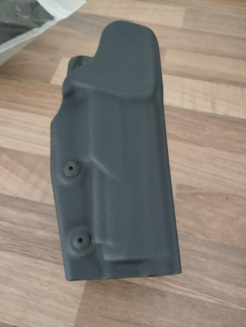 Se vende cachas originales para revolver Astra/Llama en madera de nogal natural, incluye el tornillo de 120