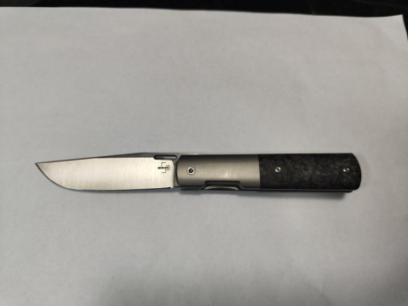 Vendida.-

Se vende navaja boker plus urban barlow, titanio y fibra de carbono, hoja en m390. Fabricada 10